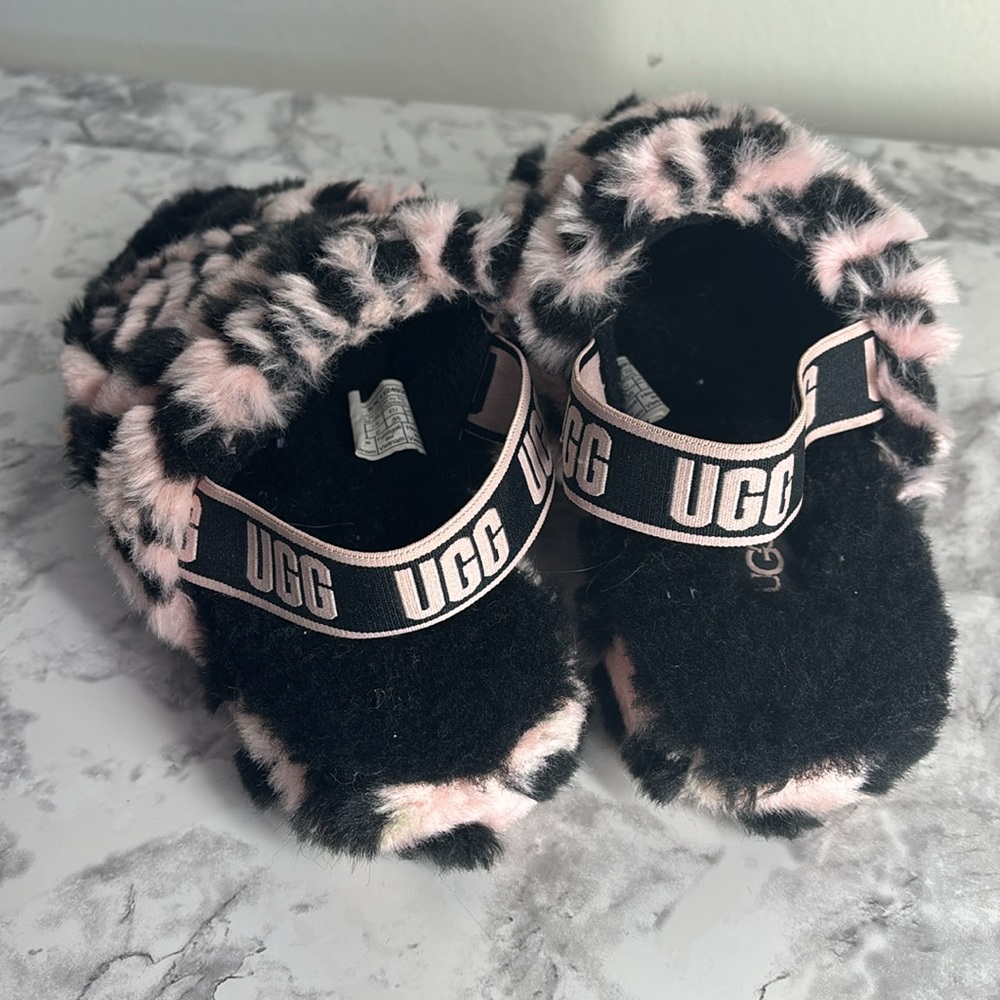 UGG - Picture 2 of 9
